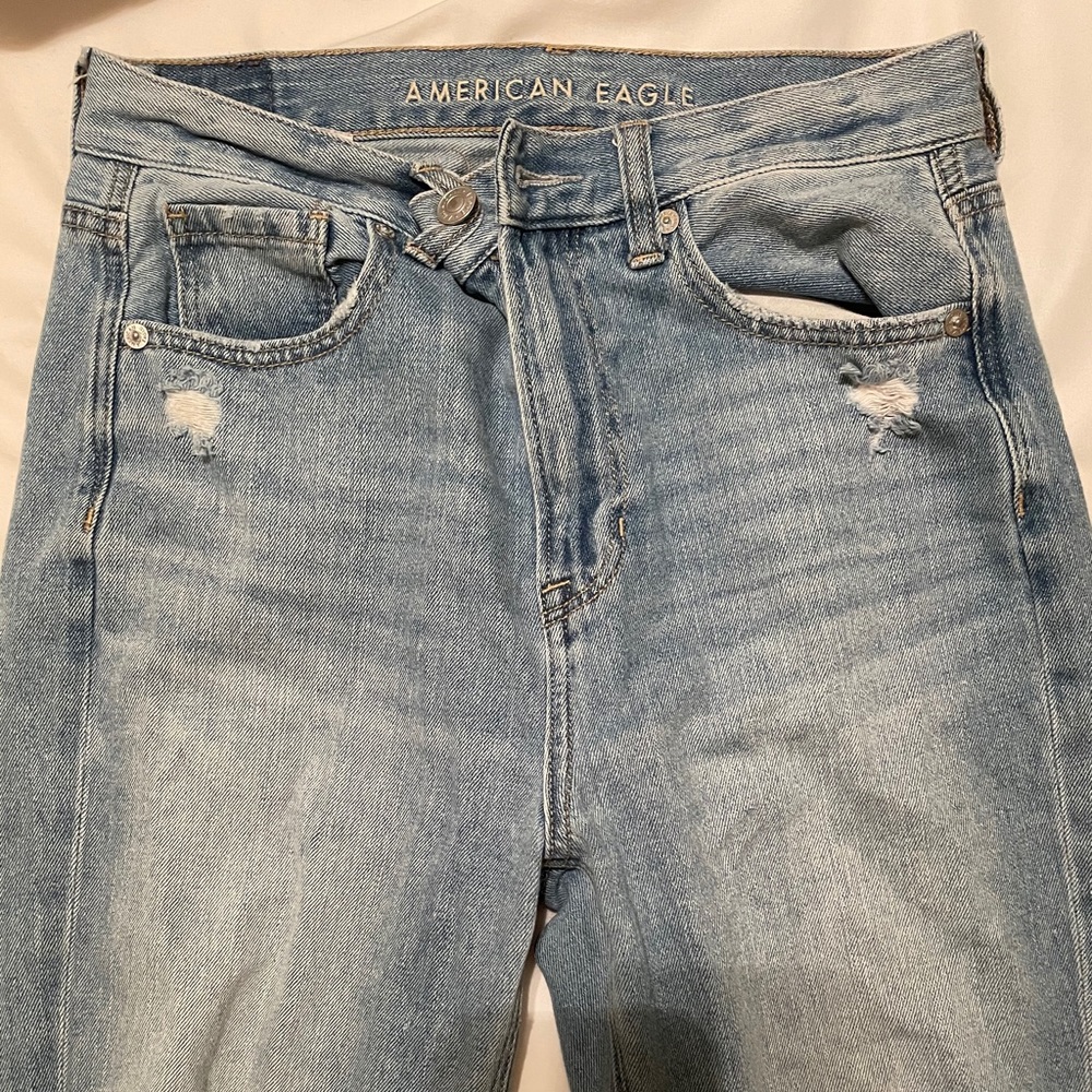 American eagle ripped mom jeans